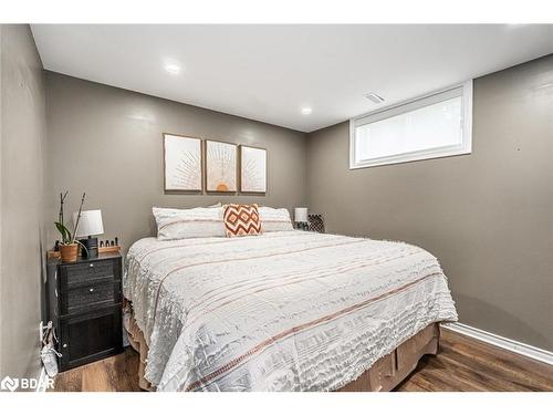 250 Big Bay Point Road, Innisfil, ON - Indoor Photo Showing Bedroom