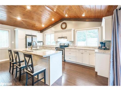 328 Peek-A-Boo Trail, Tiny, ON - Indoor Photo Showing Kitchen With Upgraded Kitchen