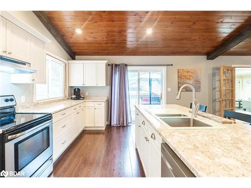 328 Peek-A-Boo Trail, Tiny, ON - Indoor Photo Showing Kitchen With Double Sink With Upgraded Kitchen