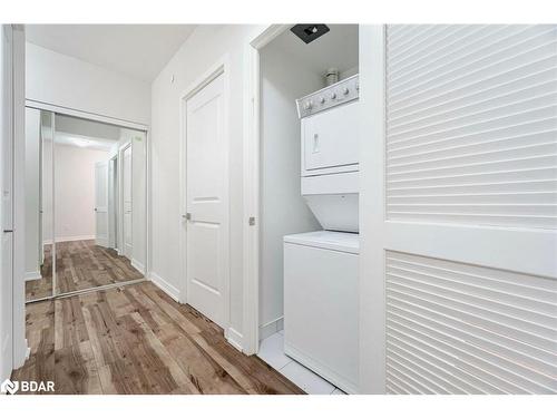 1709-4633 Glen Erin Drive, Mississauga, ON - Indoor Photo Showing Laundry Room