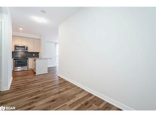 1709-4633 Glen Erin Drive, Mississauga, ON - Indoor Photo Showing Kitchen