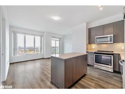 607-4655 Glen Erin Drive, Mississauga, ON - Indoor Photo Showing Kitchen With Stainless Steel Kitchen