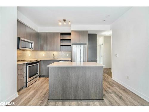 607-4655 Glen Erin Drive, Mississauga, ON - Indoor Photo Showing Kitchen With Stainless Steel Kitchen With Upgraded Kitchen