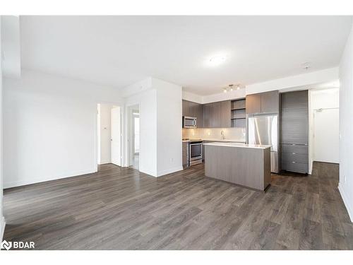 607-4655 Glen Erin Drive, Mississauga, ON - Indoor Photo Showing Kitchen