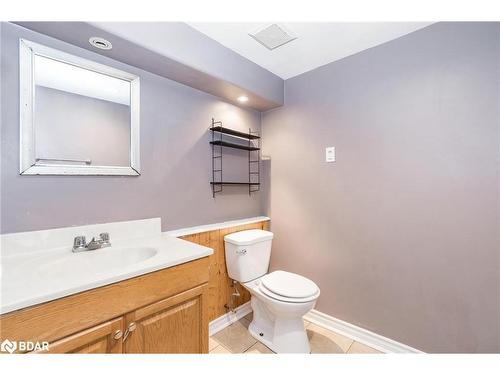 9 Coles Street, Barrie, ON - Indoor Photo Showing Bathroom