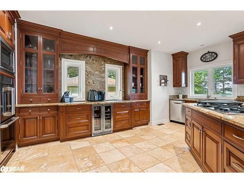 2240 South Orr Lake Road, Elmvale, ON - Indoor Photo Showing Kitchen