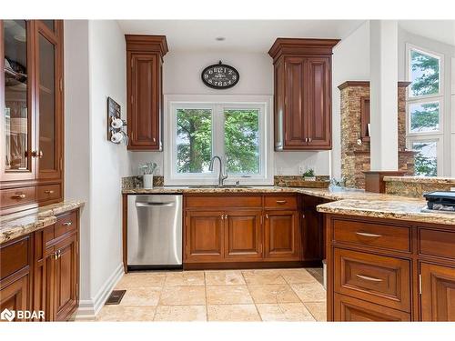 2240 South Orr Lake Road, Elmvale, ON - Indoor Photo Showing Kitchen