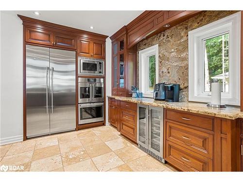 2240 South Orr Lake Road, Elmvale, ON - Indoor Photo Showing Kitchen