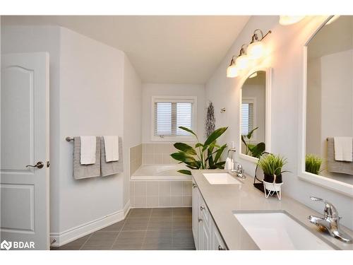 3089 Emperor Drive, Orillia, ON - Indoor Photo Showing Bathroom