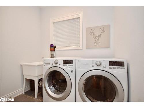 3089 Emperor Drive, Orillia, ON - Indoor Photo Showing Laundry Room