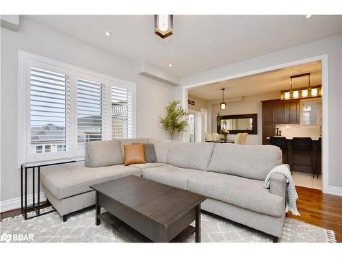 3089 Emperor Drive, Orillia, ON - Indoor Photo Showing Living Room