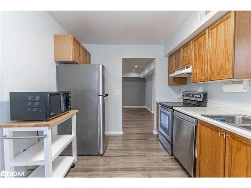 35-119 D'Ambrosio Drive, Barrie, ON - Indoor Photo Showing Kitchen With Stainless Steel Kitchen