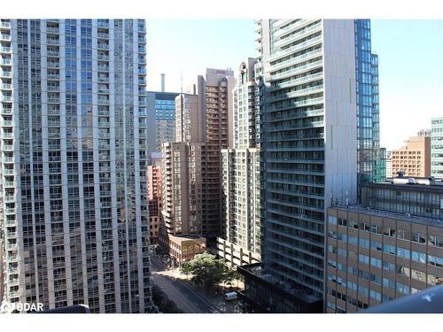 210-801 Bay Street, Toronto, ON - Outdoor With Facade