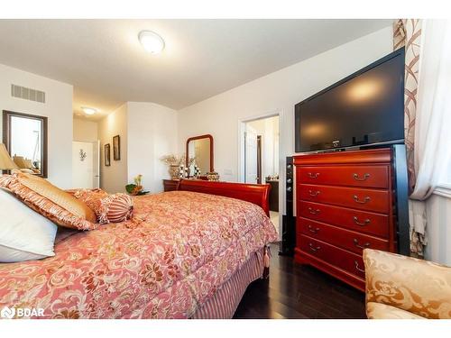 560 Brett Street, Shelburne, ON - Indoor Photo Showing Bedroom