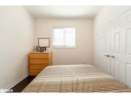 560 Brett Street, Shelburne, ON - Indoor Photo Showing Bedroom