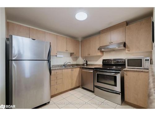 604-6720 Glen Erin Drive, Mississauga, ON - Indoor Photo Showing Kitchen With Stainless Steel Kitchen