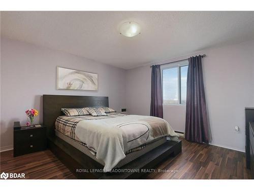 604-6720 Glen Erin Drive, Mississauga, ON - Indoor Photo Showing Bedroom