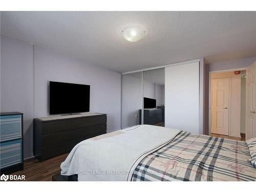 604-6720 Glen Erin Drive, Mississauga, ON - Indoor Photo Showing Bedroom