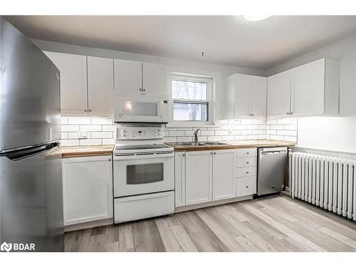 183 Dunlop Street W, Barrie, ON - Indoor Photo Showing Kitchen With Double Sink