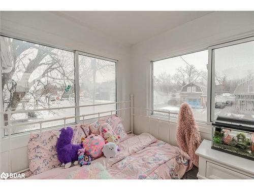 183 Dunlop Street W, Barrie, ON - Indoor Photo Showing Bedroom