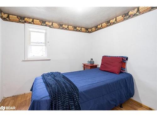 55 River Avenue Crescent, Wasaga Beach, ON - Indoor Photo Showing Bedroom