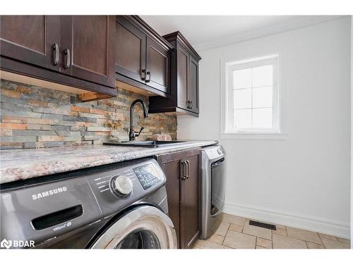 3801 Guest Road, Innisfil, ON - Indoor Photo Showing Laundry Room