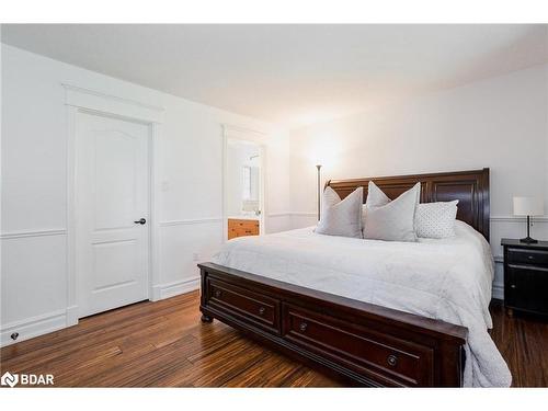 3801 Guest Road, Innisfil, ON - Indoor Photo Showing Bedroom