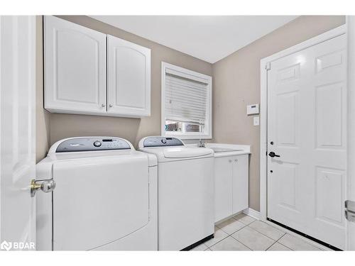 31 Brown Wood Drive, Barrie, ON - Indoor Photo Showing Laundry Room