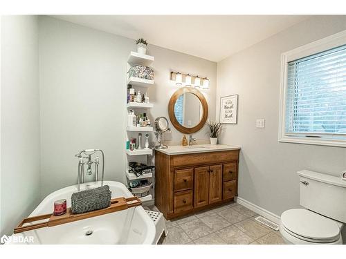 45 Evergreen Avenue, Tiny, ON - Indoor Photo Showing Bathroom