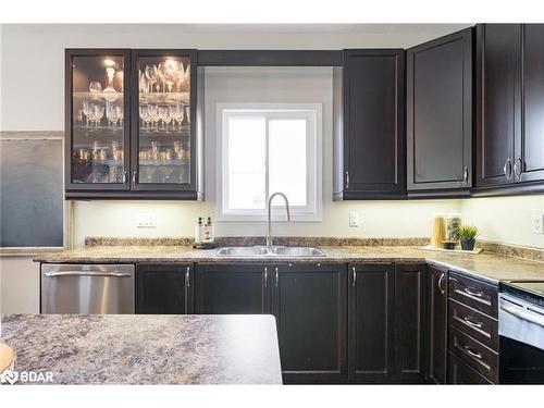 22 Commonwealth Road, Barrie, ON - Indoor Photo Showing Kitchen With Double Sink With Upgraded Kitchen