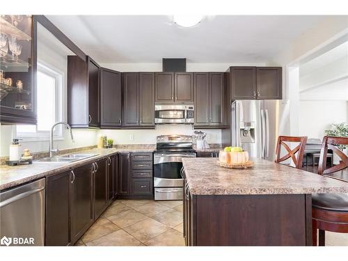 22 Commonwealth Road, Barrie, ON - Indoor Photo Showing Kitchen With Double Sink With Upgraded Kitchen