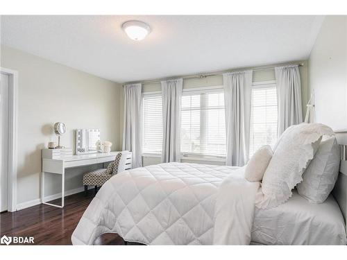 22 Commonwealth Road, Barrie, ON - Indoor Photo Showing Bedroom