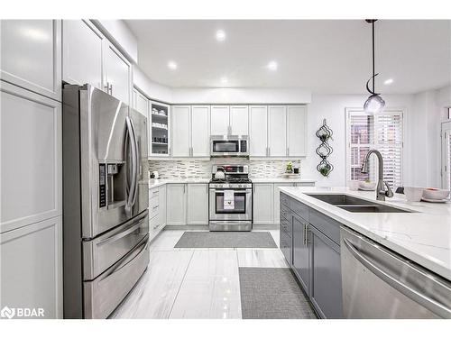 13 Auburn Court, Barrie, ON - Indoor Photo Showing Kitchen With Double Sink With Upgraded Kitchen