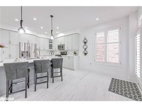 13 Auburn Court, Barrie, ON - Indoor Photo Showing Kitchen With Upgraded Kitchen