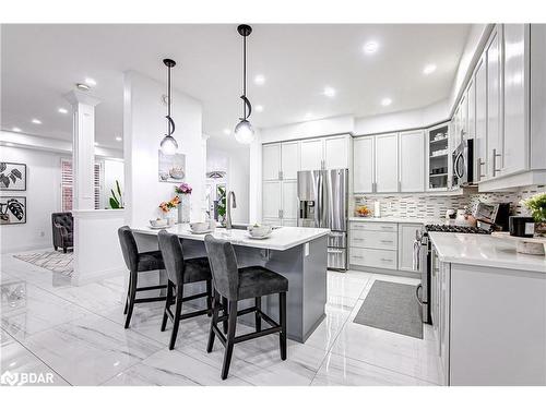 13 Auburn Court, Barrie, ON - Indoor Photo Showing Kitchen With Upgraded Kitchen