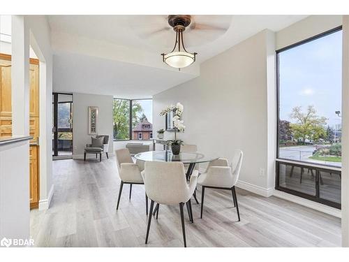 106-181 Collier Street, Barrie, ON - Indoor Photo Showing Dining Room