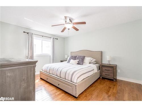 110 Chieftain Crescent, Barrie, ON - Indoor Photo Showing Bedroom