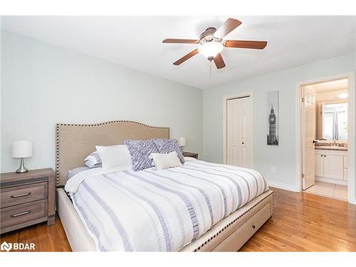 110 Chieftain Crescent, Barrie, ON - Indoor Photo Showing Bedroom