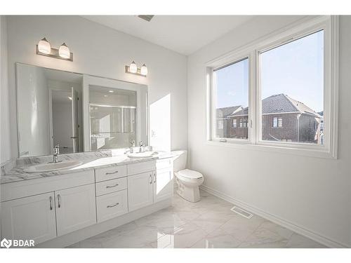 713 Mika Street, Innisfil, ON - Indoor Photo Showing Bathroom