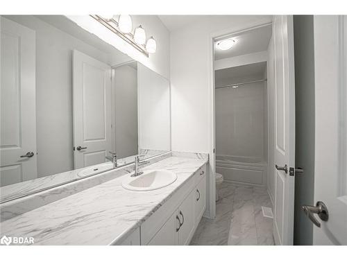 713 Mika Street, Innisfil, ON - Indoor Photo Showing Bathroom