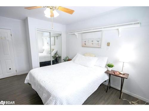 7573 Hwy 35, Kawartha Lakes, ON - Indoor Photo Showing Bedroom