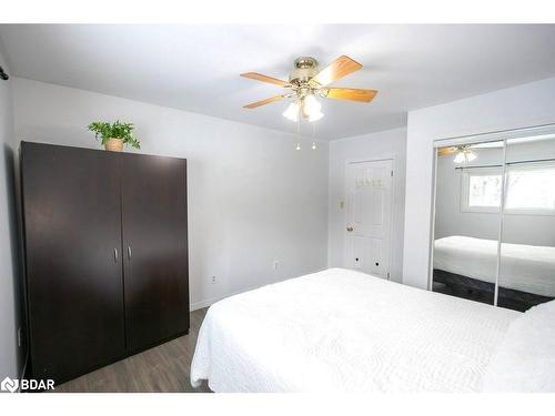 7573 Hwy 35, Kawartha Lakes, ON - Indoor Photo Showing Bedroom