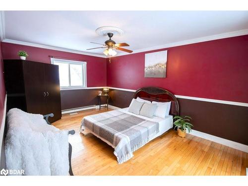 7573 Hwy 35, Kawartha Lakes, ON - Indoor Photo Showing Bedroom