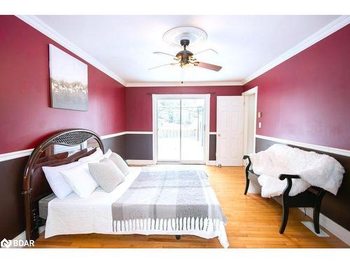 7573 Hwy 35, Kawartha Lakes, ON - Indoor Photo Showing Bedroom