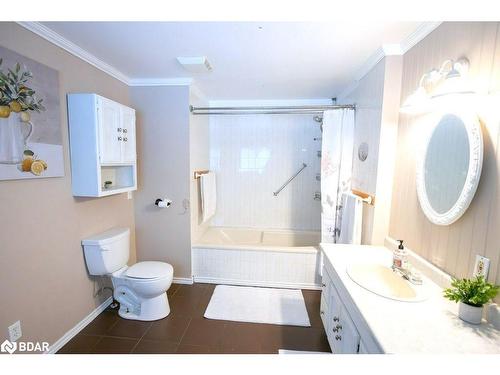 7573 Hwy 35, Kawartha Lakes, ON - Indoor Photo Showing Bathroom