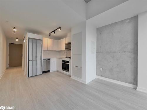 1707-195 Mccaul Street, Toronto, ON - Indoor Photo Showing Kitchen