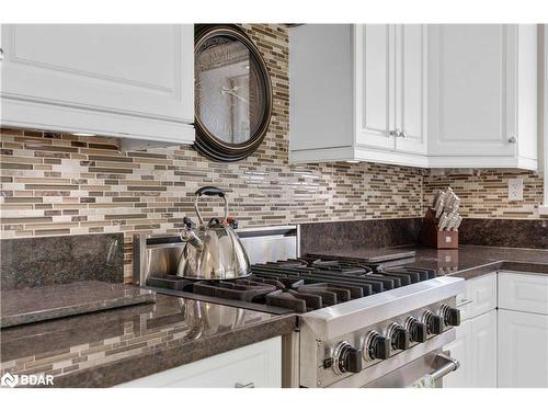 9 Bellevue Crescent, Barrie, ON - Indoor Photo Showing Kitchen With Upgraded Kitchen