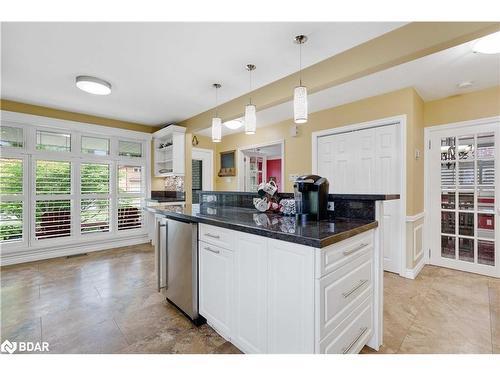 9 Bellevue Crescent, Barrie, ON - Indoor Photo Showing Kitchen