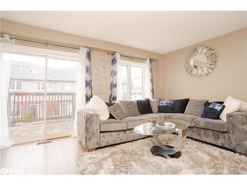 80-20 Mcconkey Crescent, Brantford, ON - Indoor Photo Showing Living Room