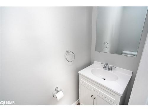 9 Penton Drive, Barrie, ON - Indoor Photo Showing Bathroom